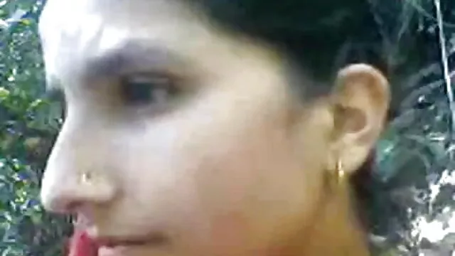 बस्टी बीबी जोन्स ब्लोंड नर्स बेकार है सेक्सी पिक्चर मूवी फुल एचडी उसकी रोगी