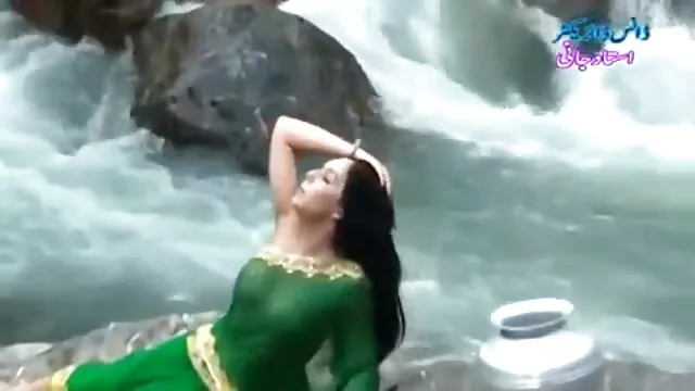 जेमी को सेक्सी फुल फिल्म सेक्सी निगलना पसंद है!