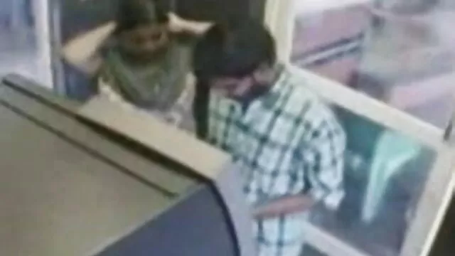 लकी फुल एचडी में बीएफ सेक्सी कॉलेज के आदमी ने फिर से हमला किया