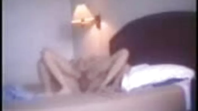 माँ ने मुझे मदद करने के लिए हिंदी में फुल सेक्सी मूवी बुलाया