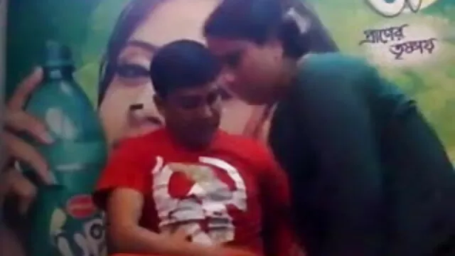 प्रसिद्धि के लिए ऑड्रे हॉलैंडर सेक्सी हिंदी एचडी फुल मूवी दर्द