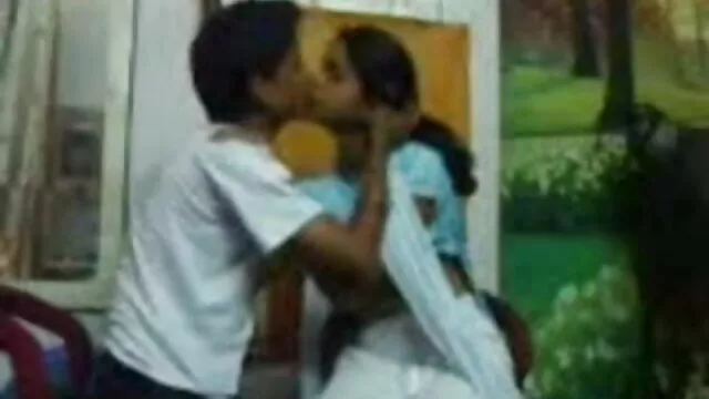 देखो जबकि एक बड़ा काला लंड मेरी चूत को फाड़ देता है फिल्म सेक्सी फुल