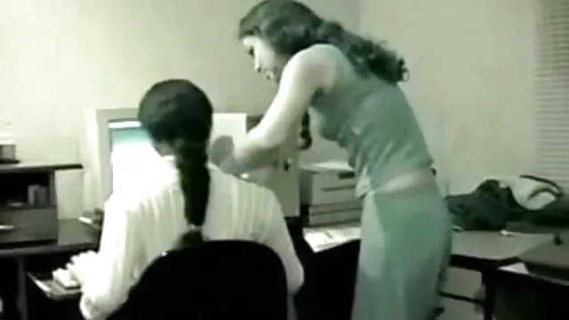 गर्म शौकिया अश्लील 1 में प्यारा शौकिया GF सेक्सी फिल्म हिंदी में फुल एचडी से Handjob