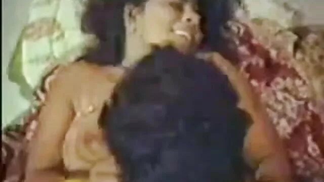 हॉर्नी हेरी मिल्फ़ उसके साथ डिल्डो BVR फुल सेक्सी हिन्दी पिक्चर फिल्म