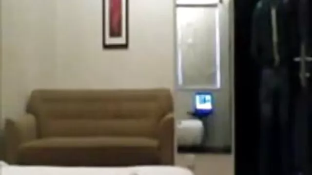 जूलिया चैनल - ड्रैकुइन सेक्सी फिल्म हिंदी फुल एचडी सीन 3