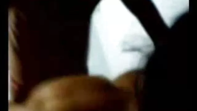 किशोर संभोग करने फुल सेक्सी हिंदी में के लिए हस्तमैथुन करता है