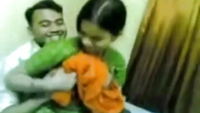 अच्छे पेट और चुस्त स्तन सेक्सी फिल्म फुल एचडी में हिंदी