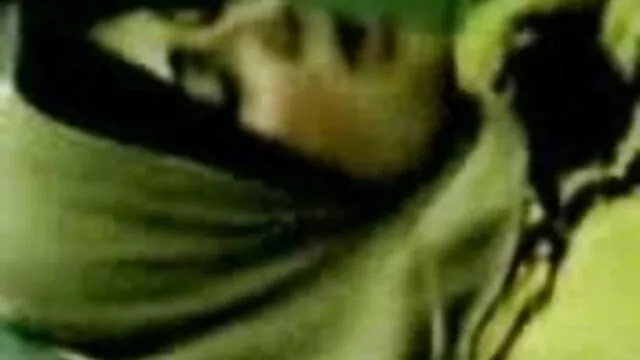 स्वाभाविक रूप से busty शौकिया समलैंगिकों एक दूसरे को उंगली करते हैं सेक्सी फिल्म हिंदी में फुल