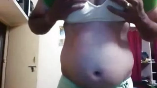 कपड़े पहने लेटेक्स डॉली फुल एचडी में बीएफ सेक्सी