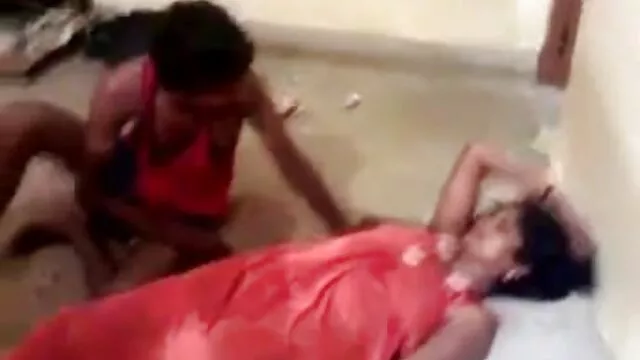 डीपी डिल्डो बाहर चिपके दराज और झाड़ू अप गधा 1 फुल सेक्सी हिंदी वीडियो