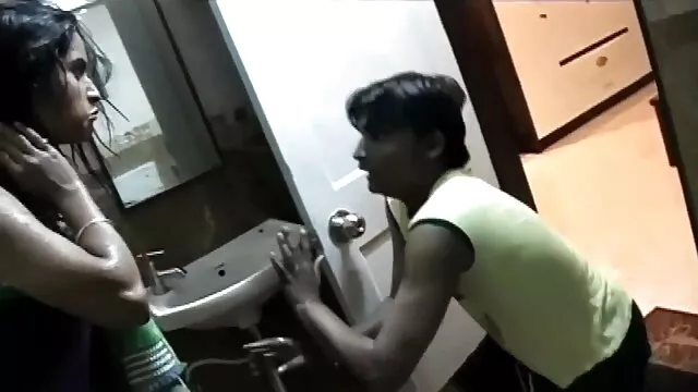 पुलिसवाला मालकिन महिलाओं का सेक्सी फुल मूवी हिंदी वीडियो दबदबा