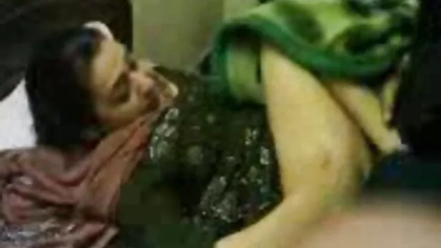 एस्पियनडो एक सेक्सी फिल्म वीडियो फुल पाओला एन दूचा