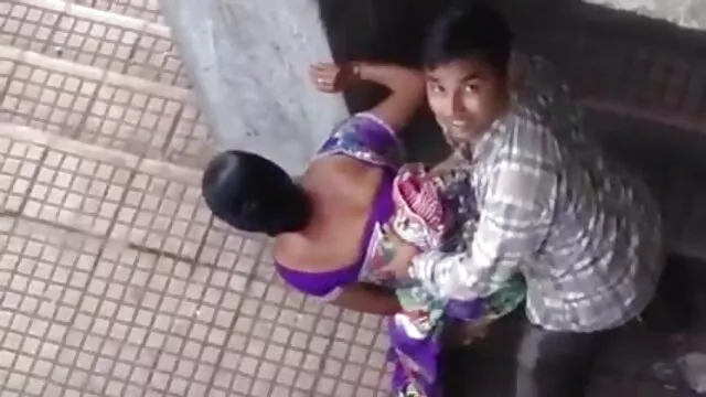 सुनहरे बालों वाली आकर्षक एनेट श्वार्ट्ज ने खिलौने के साथ उसके छेद को ड्रिल फुल सेक्सी फिल्म हिंदी में किया