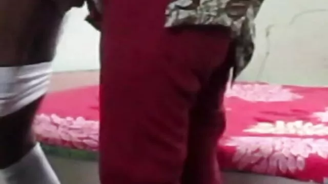 प्यारा किशोर सेक्सी हिंदी फुल हिंदी मुझे चिढ़ाता है
