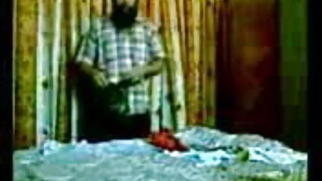 ताजा लड़कियों को सेक्सी वीडियो फुल मूवी हिंदी उनके गधे खुशी