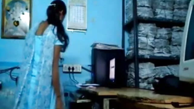 किसी सेक्सी फुल एचडी वीडियो दिखाइए न किसी श्यामला गैंगबैंग