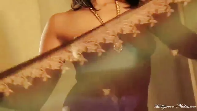 युवा बस्टी Esmeralda हिंदी सेक्सी फुल हस्तमैथुन