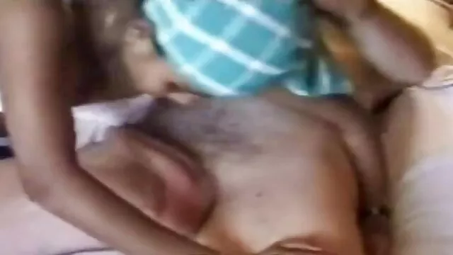 पति और हिंदी फिल्म फुल सेक्सी पत्नी त्रिगुट